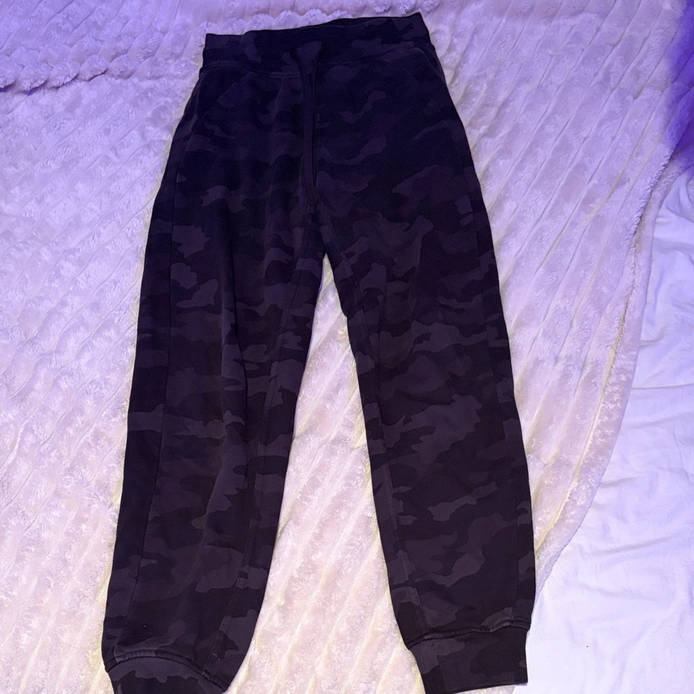 Lululemon Black Camo sweatpants